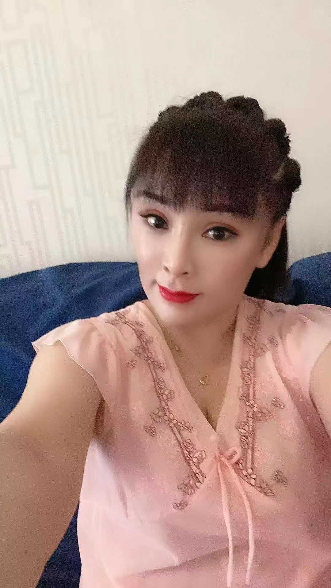 历下区会夹的兼职少妇